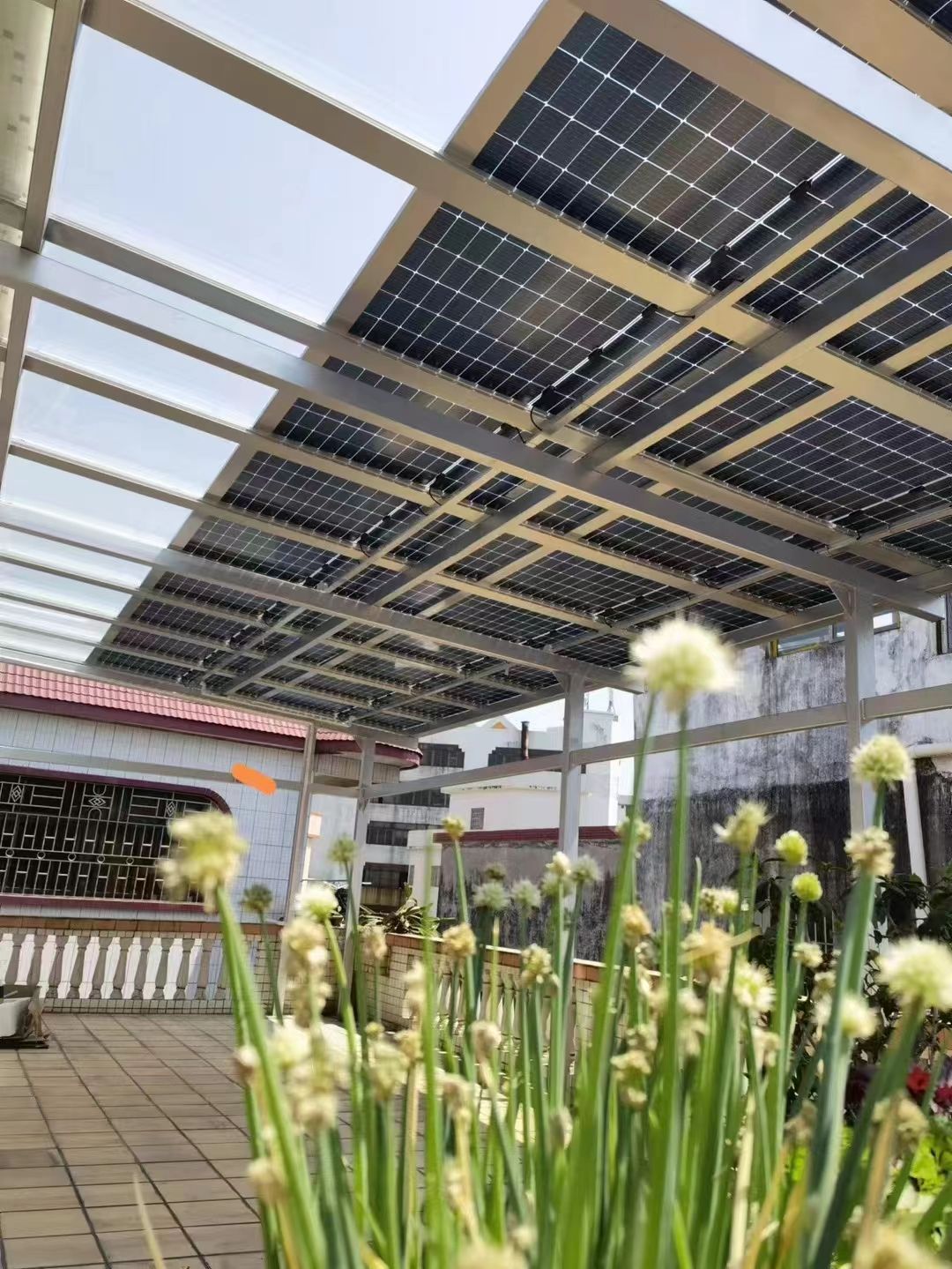 图木舒克别墅家用屋顶太阳能发电系统安装